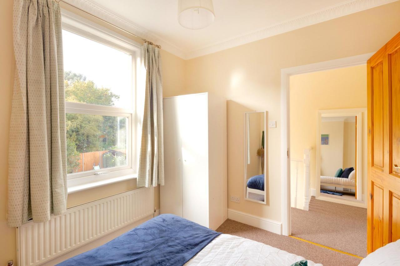 Stylish House In Wimbledon Villa London Luaran gambar