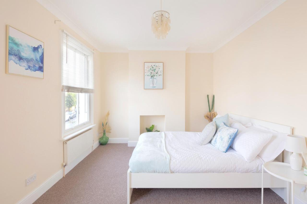 Stylish House In Wimbledon Villa London Luaran gambar