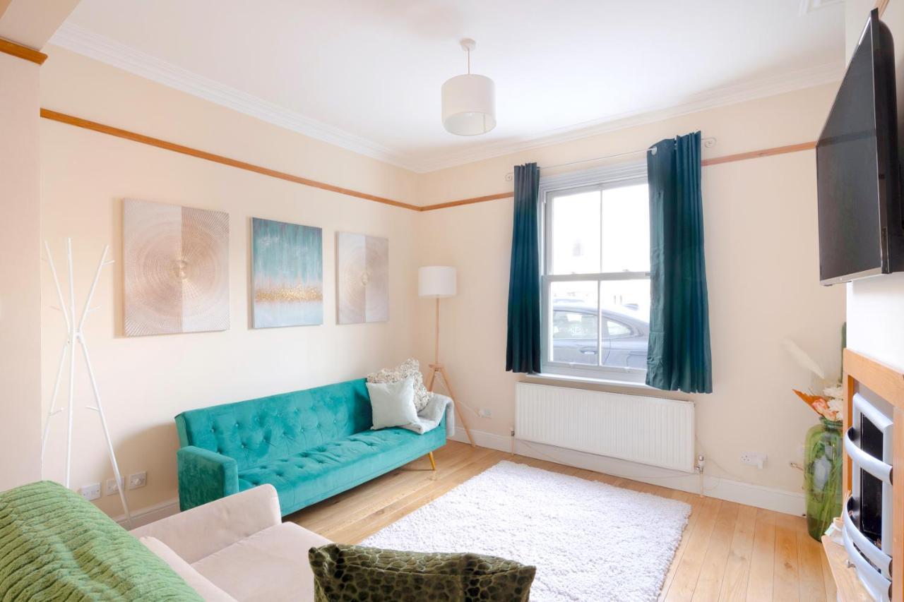 Stylish House In Wimbledon Villa London Luaran gambar