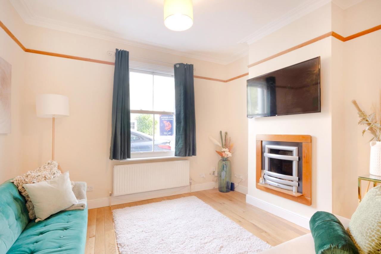 Stylish House In Wimbledon Villa London Luaran gambar