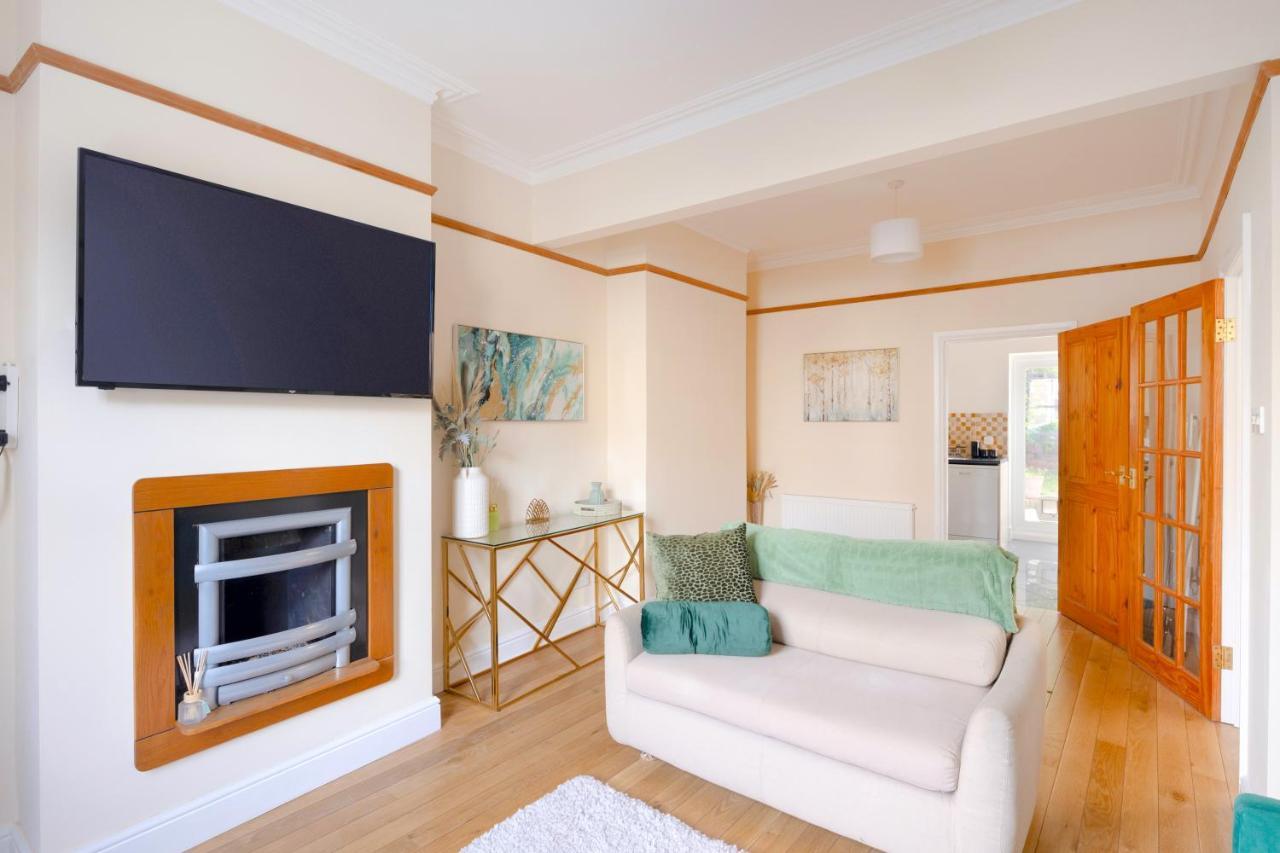 Stylish House In Wimbledon Villa London Luaran gambar