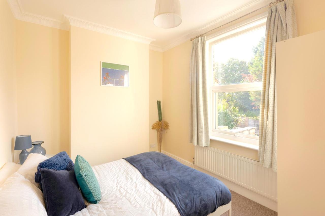 Stylish House In Wimbledon Villa London Luaran gambar
